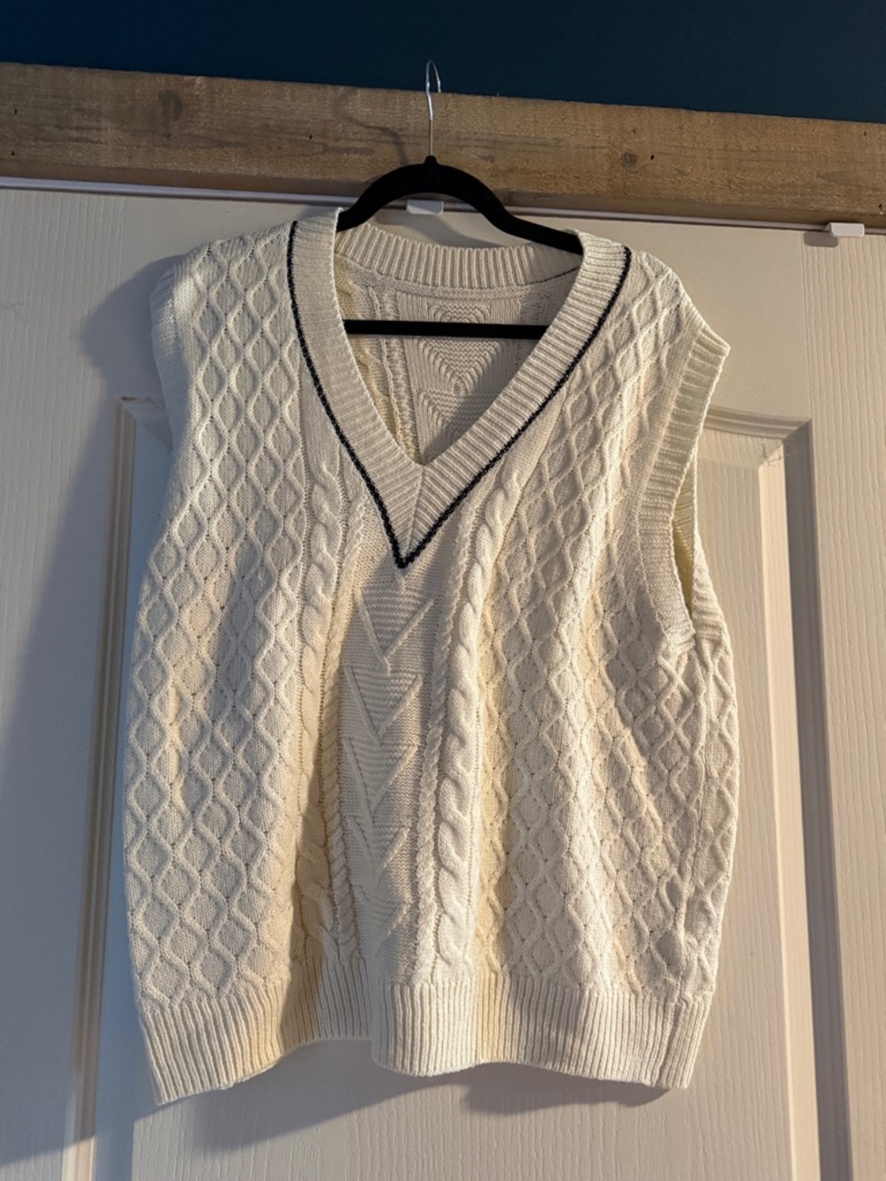 SHEIN Cream Cable Knit V-Neck Sweater Vest with Black Trim